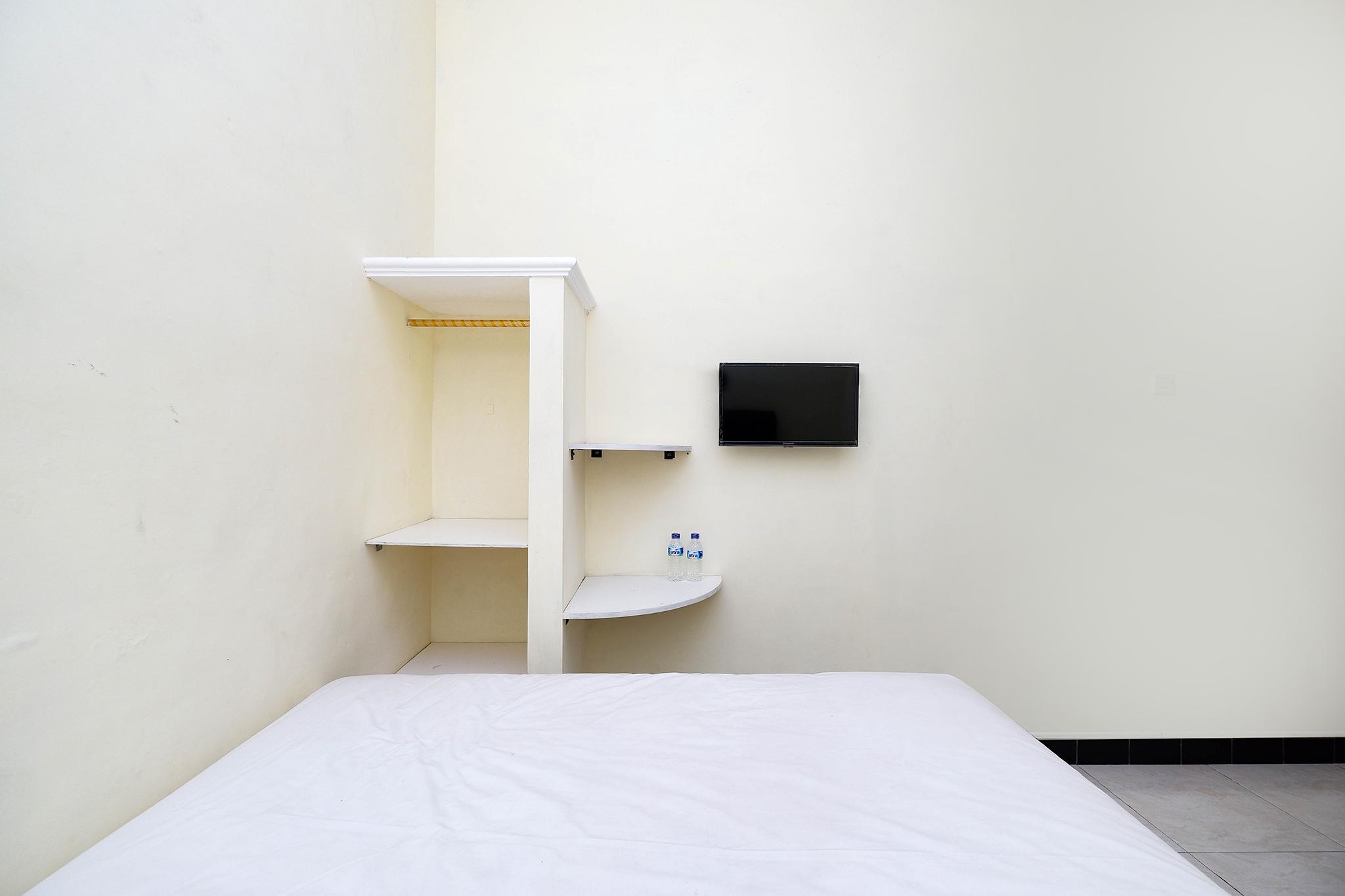 Super Oyo Capital O 2258 Santana Syariah Guest House Kartosuro Exterior photo