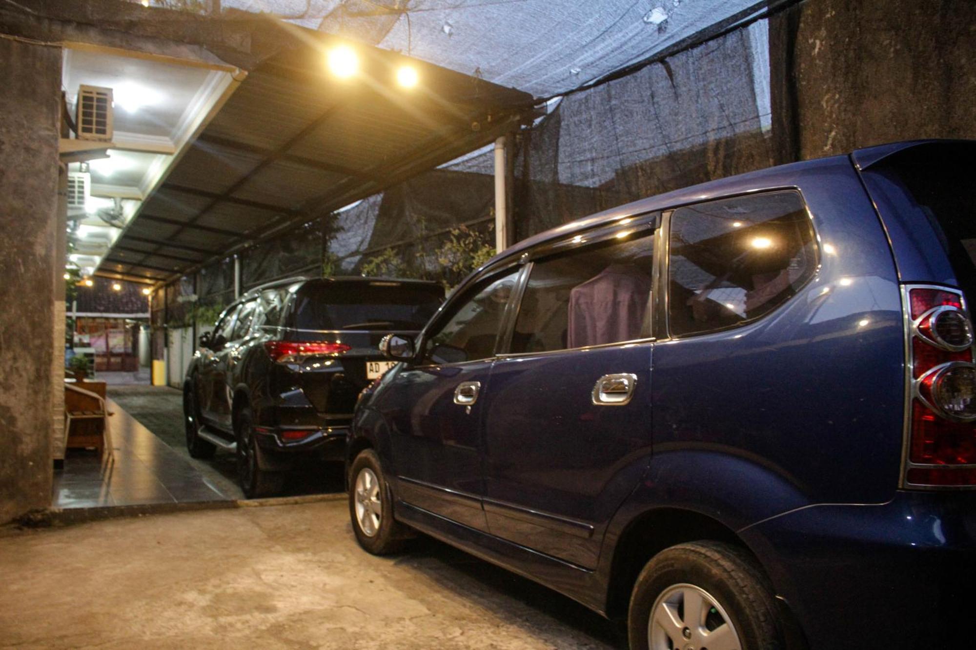 Super Oyo Capital O 2258 Santana Syariah Guest House Kartosuro Exterior photo